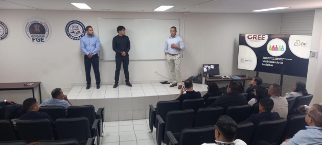 Promueve Carlos Torres Piña capacitación especializada para la atención de personas con discapacidad 