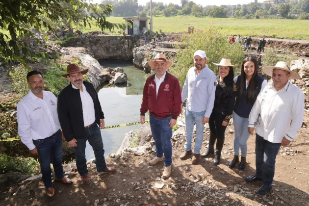 Con la intervención de 79 manantiales, avanza el rescate del lago de Pátzcuaro 