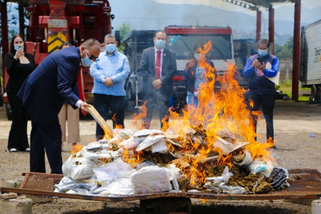 Supervisa Israel Vega destrucción de más de 24 kg de narcótico asegurado por la FGE 