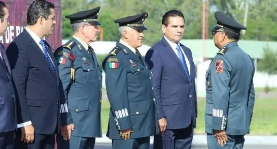Llama Silvano Aureoles a fortalecer al Ejército Mexicano