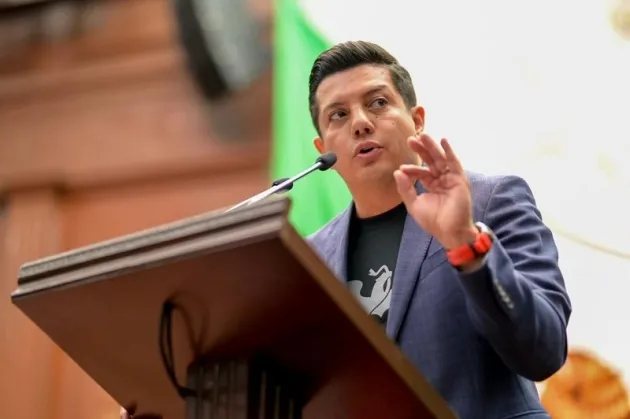 Propone diputado Oscar Escobar permiso laboral para mujeres durante menstruación 