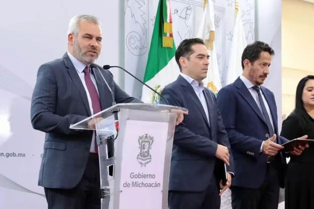 Exdiputados federales boicotean teleférico de Uruapan por cuestiones políticas: Ramírez Bedolla 
