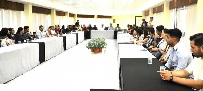  Jóvenes mexicoamericanos y Gobierno de Michoacán, analizan problemáticas de la Comunidad Migrante