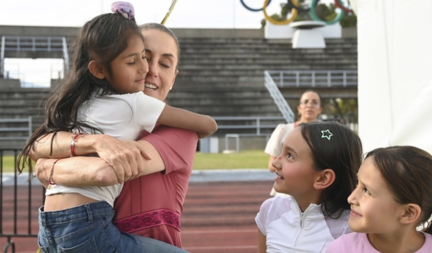 México no se vende, no se rinde y está de pie siempre por su pueblo: Presidenta entrega Programas para el Bienestar en Morelia, Michoacán